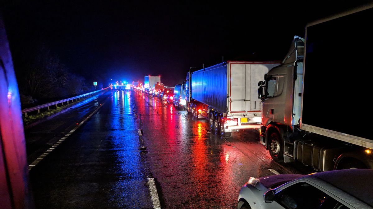 Heten haltak meg ma hajnalban az M5 ös autópályán történt balesetben Life