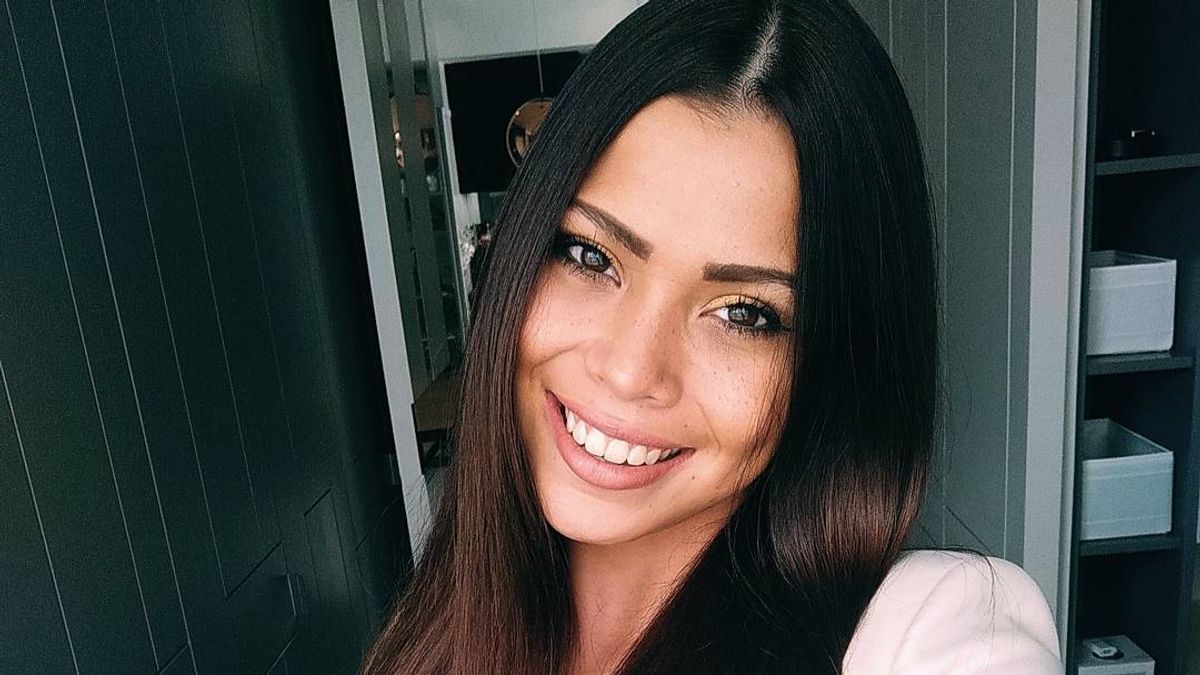 Meztelenül zuhant ki a huszadikról Ivana Smit modell Life