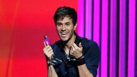 Enrique Iglesias hihetetlenül aranyos videót osztott meg gyermekeikről