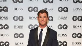 Így ugratta Chris Hemsworth születésnapos barátját: nyilvánosan tréfálkozott vele