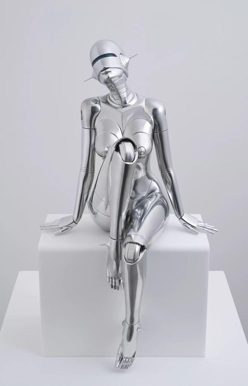 Forrás: Hajime Sorayama/sorayama.jp