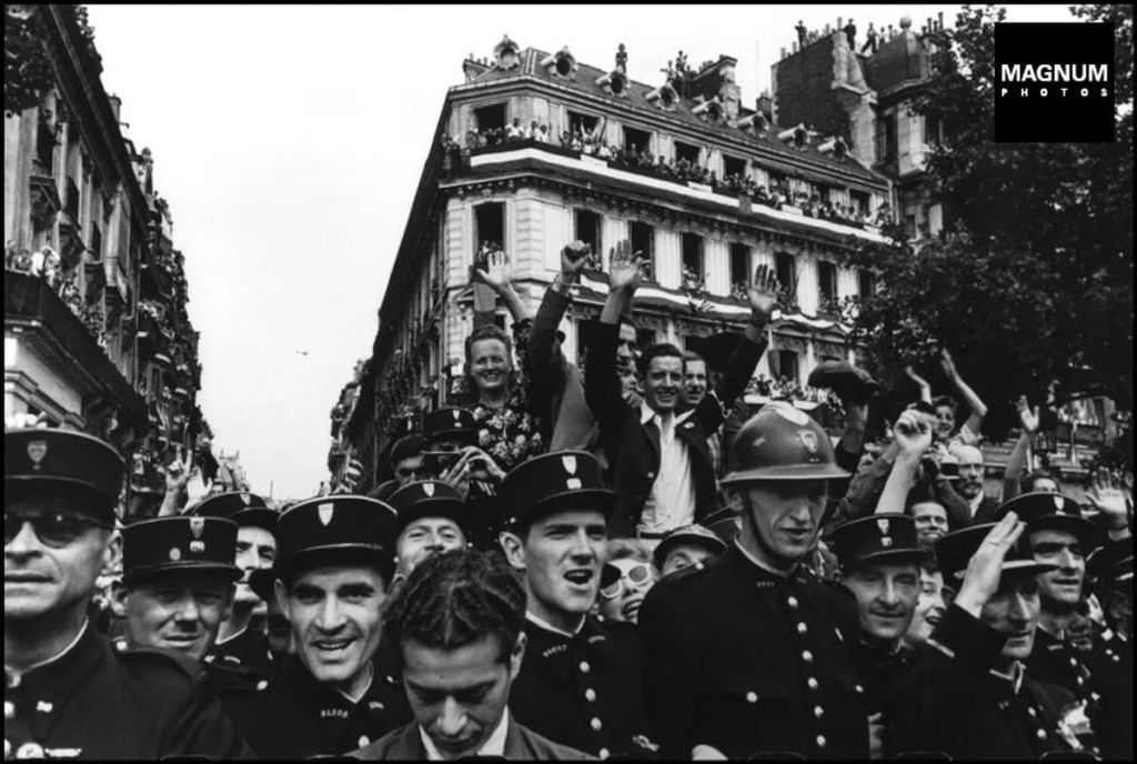 Forrás: ©Robert Capa © International C/©Robert Capa © International Center of Photography / Magnum Photos/Robert Capa © International Cen
