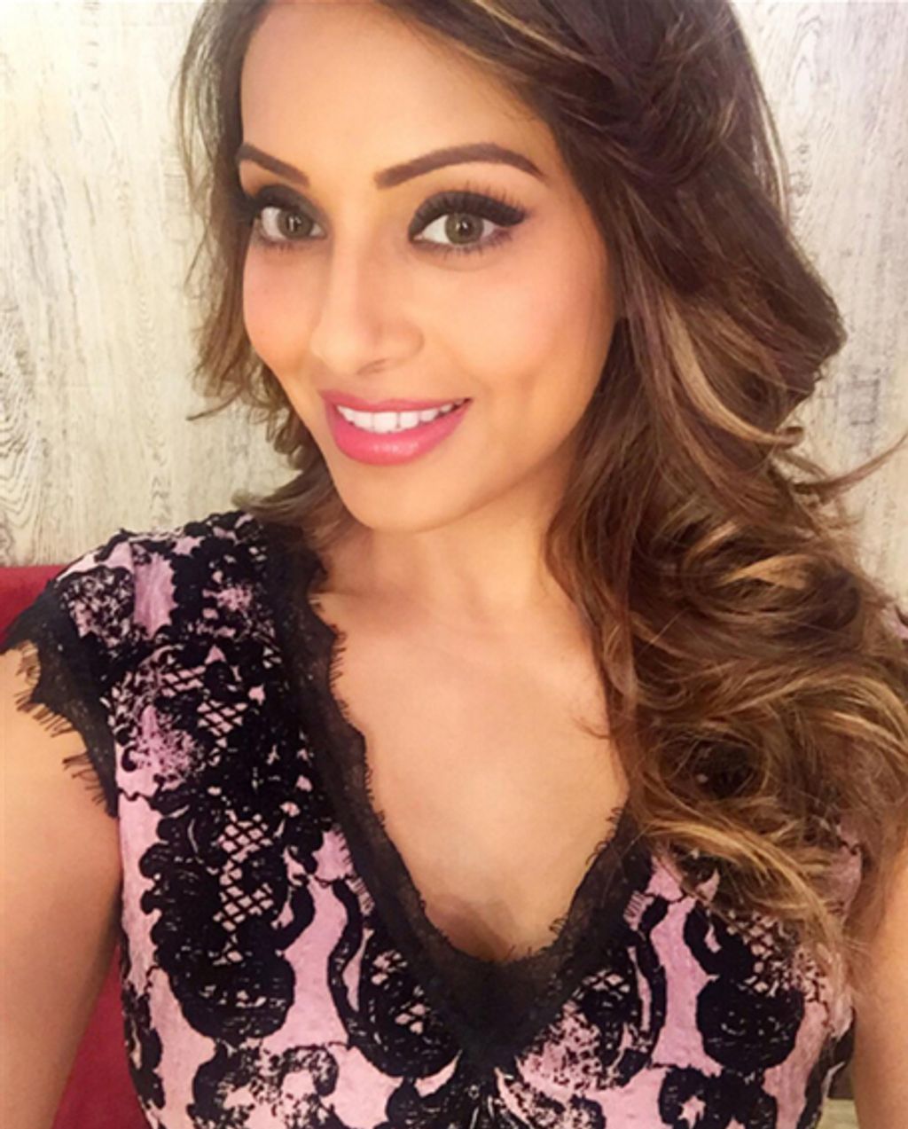 és a szexi Bipasha Basuval...