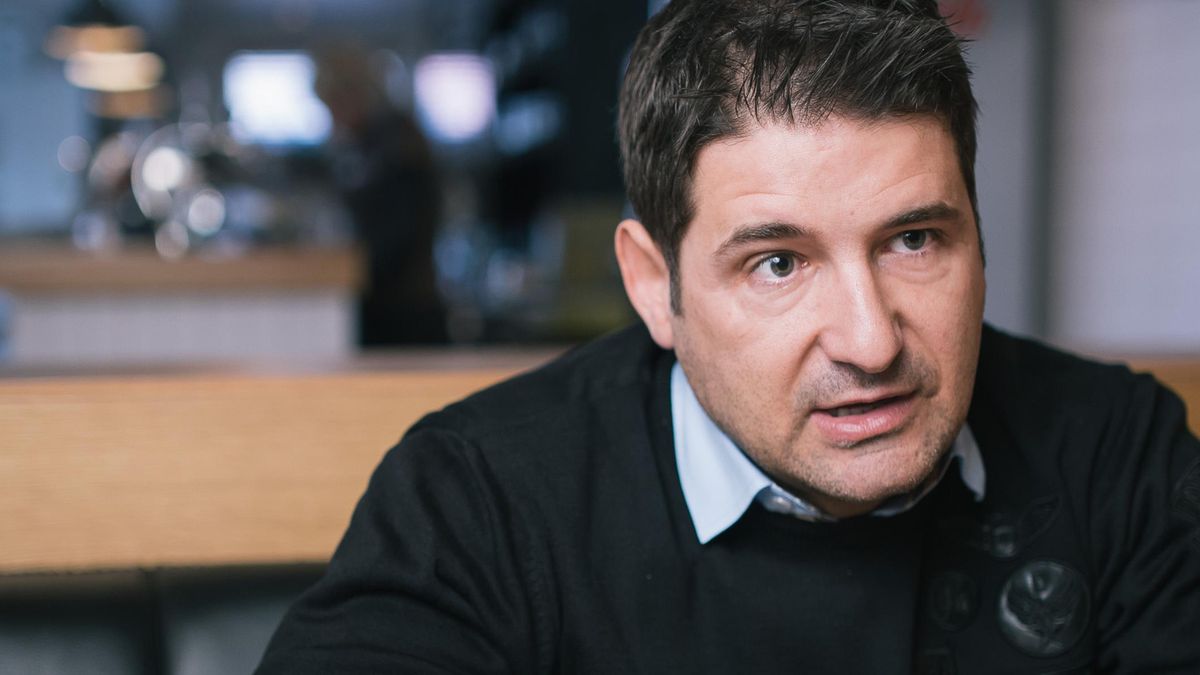 Hajdú Péter szőke hajra váltott Fotó Life