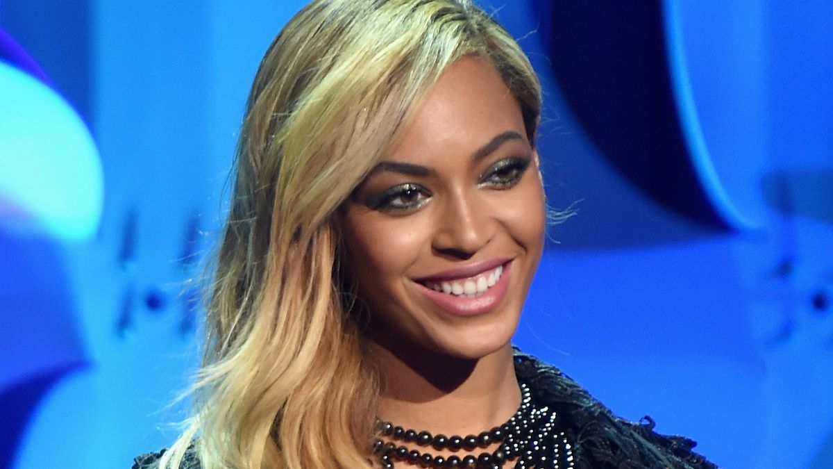 Beyoncé a víz alatt is mesésen szól - Elképesztő videoklip! - Life
