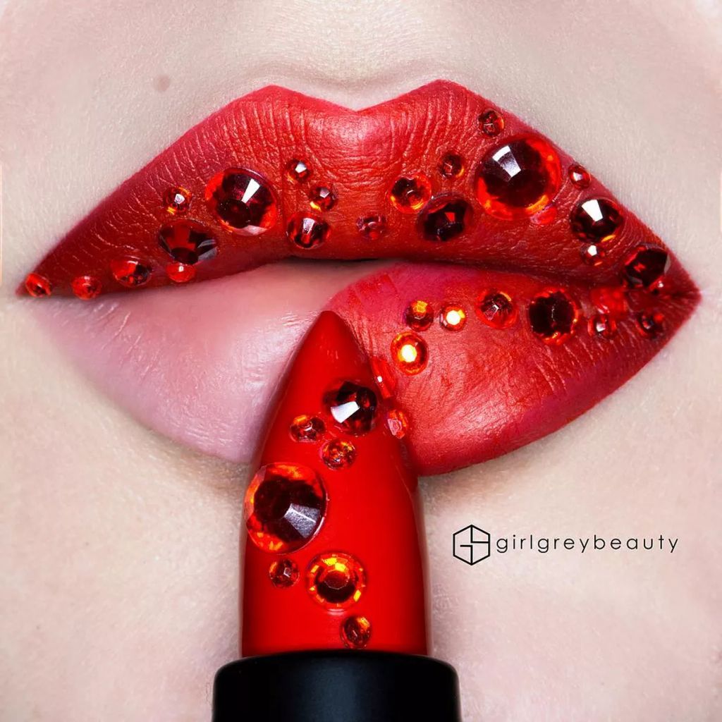 Forrás: Instagram/girlgreybeauty