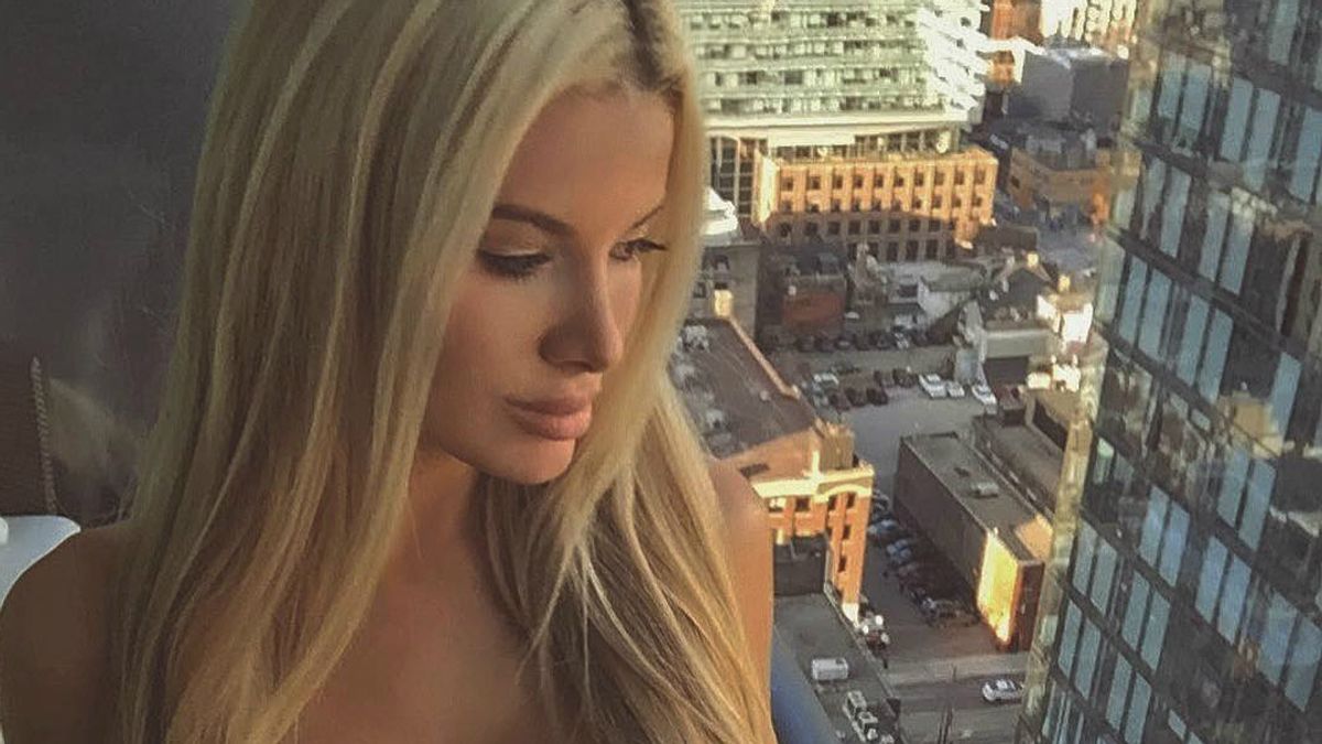 Anyaszült meztelen a dögös modell, Natalie Gauvreau (18+) - Life