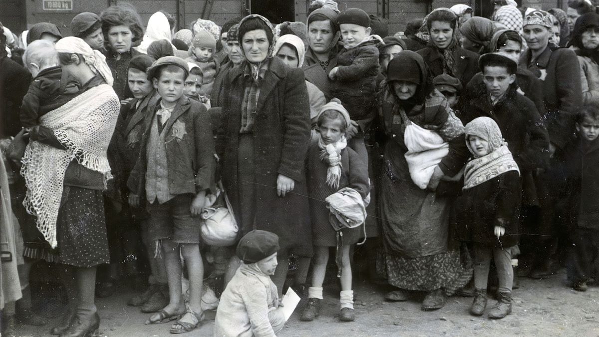 Holokauszt: zsidóüldözés, haláltáborok, gázkamrákban végződő értékes emberi életek – Life