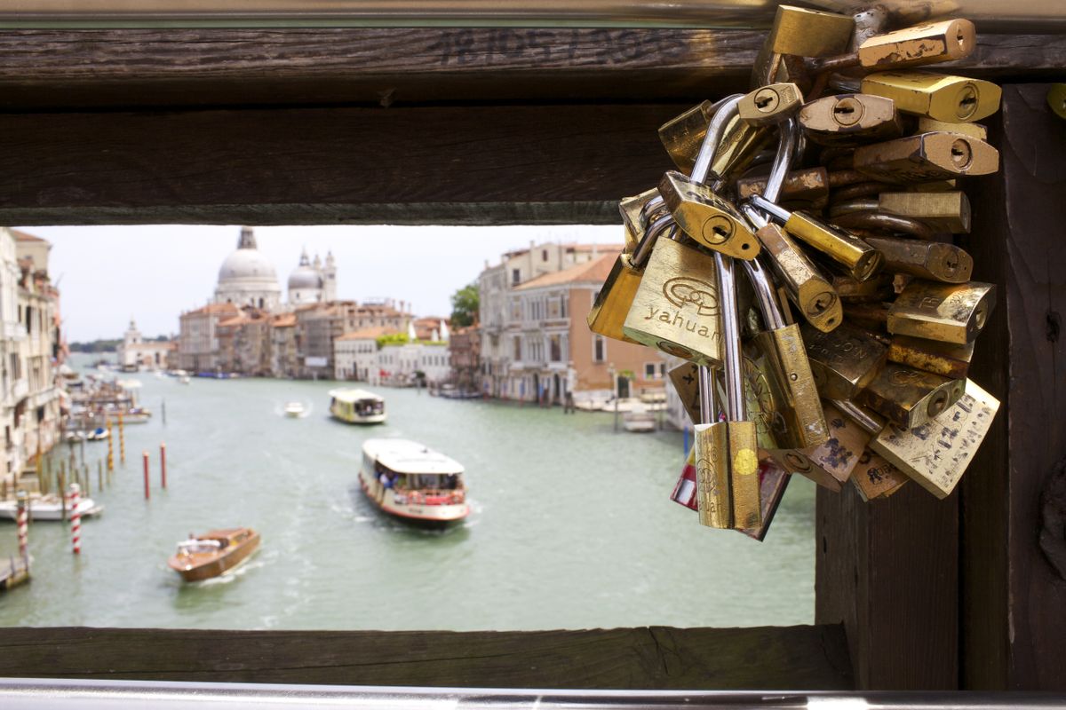 Venice, híd lakat szerelmesek hagyomány
