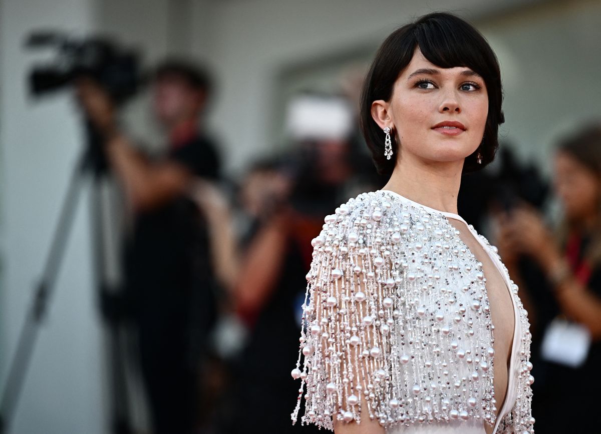 US actress Cailee Spaeny poses during the red carpet of the movie "Priscilla" presented in competition at the 80th Venice Film Festival on September 4, 2023 at Venice Lido. 