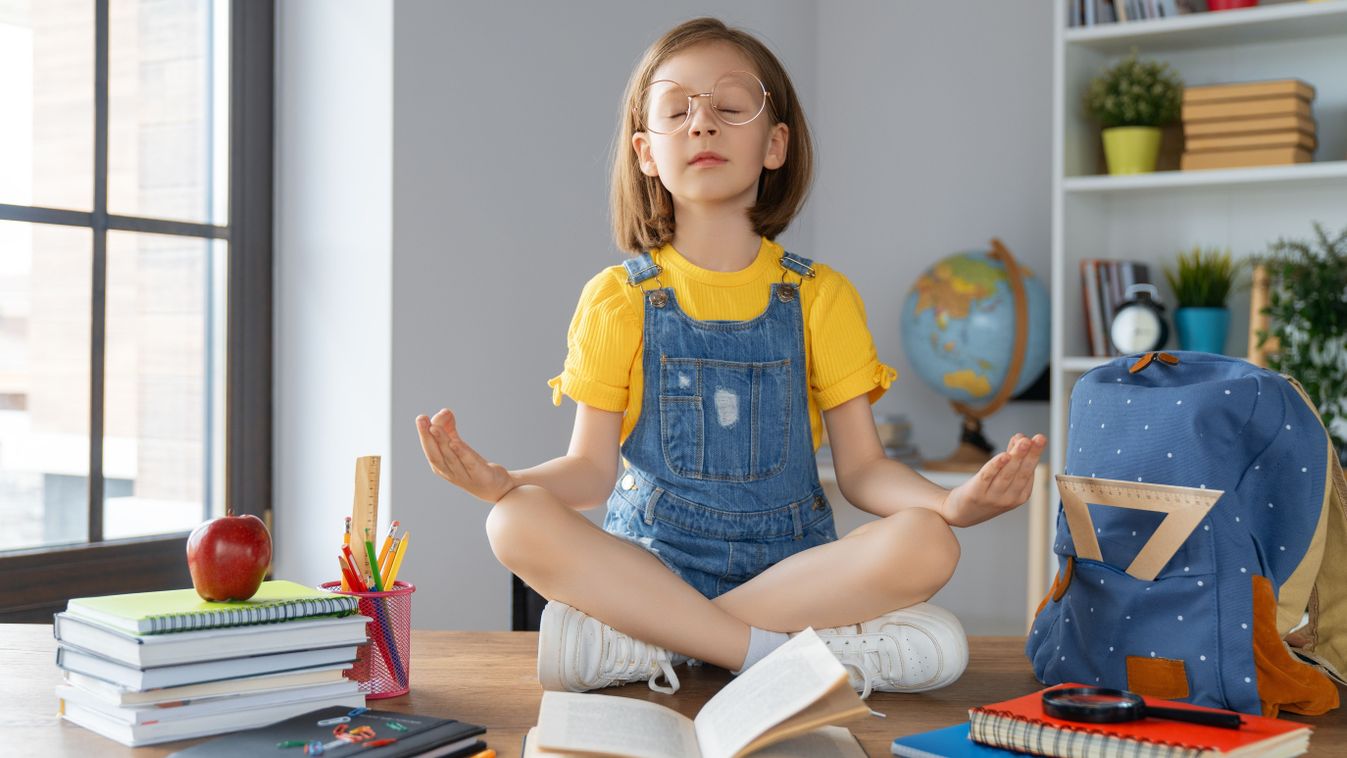 gyerek, mindulnes, kislány, tudatos jelenlét, meditáció