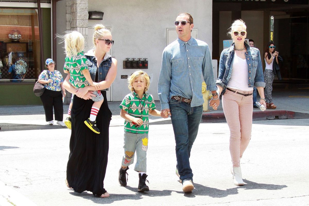 Gavin Rossdale,  és Gwen Stefani gyermekeikkel, és a bébiszitter, Mindy Mann