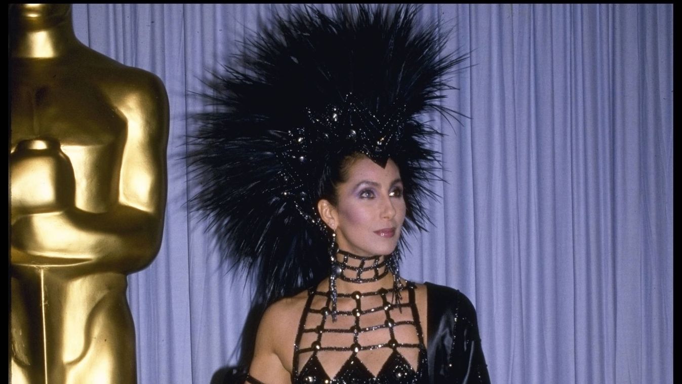 Cher, 1986-ban viselt Oscar-gála ruhája