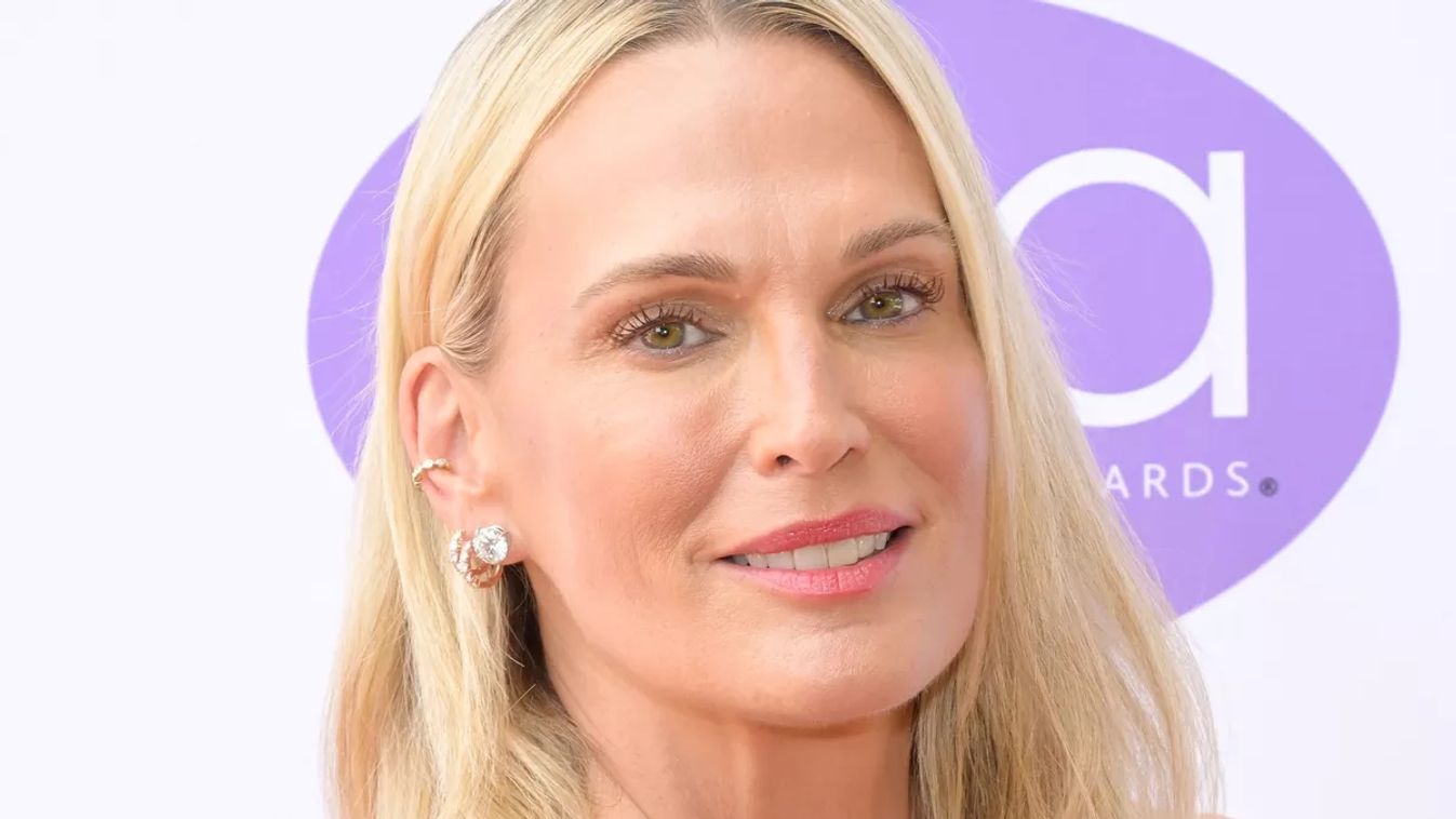 Molly sims