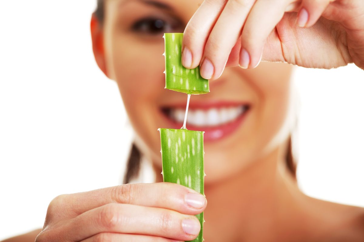 Woman,With,Aloe,Vera,,Isolated,On,Background