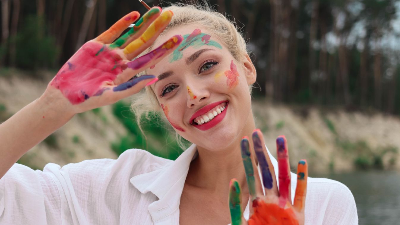 Portrait,Of,Happy,Pretty,Artist,Woman,With,Hands,Painted,In