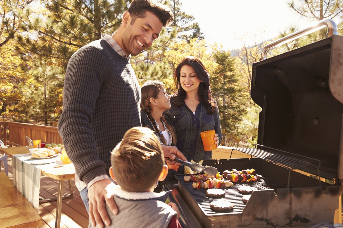 Grillezés, barbecue, BBQ, család