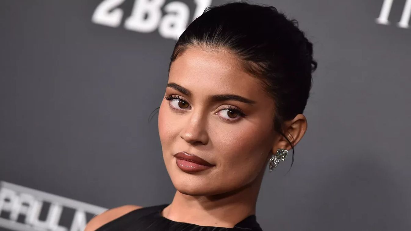 Los,Angeles,-,Nov,12:,Kylie,Jenner,Arrives,For,Baby2baby