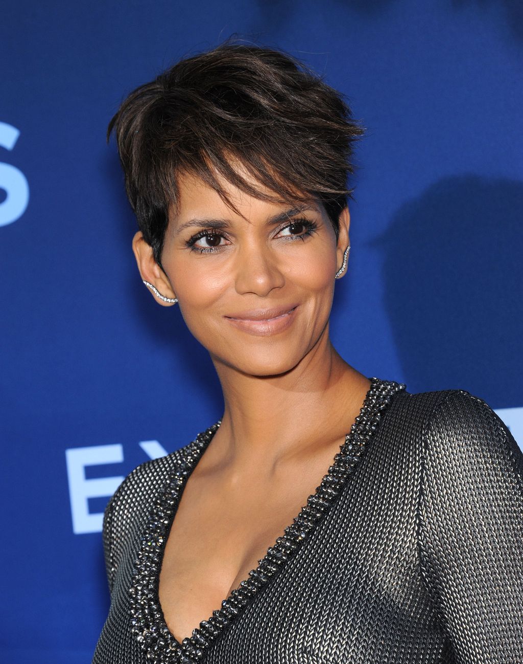 Halle Berry rövid haj frizura