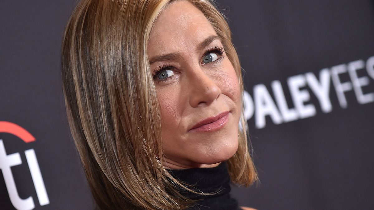 Jennifer Aniston’s face has become squirrel-like: a plastic surgeon explains the reasons