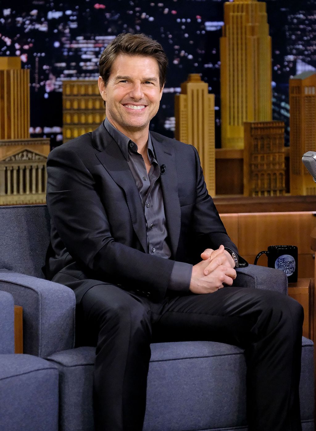Tom Cruise-t kisebb mérete miatt folyton szekálták az iskolában, sőt, a nagyobb fiúk rendszeresen megverték őt emiatt. Diszlexiáját is sokan kinevették, nehéz időszakon ment keresztül egész fiatalon.