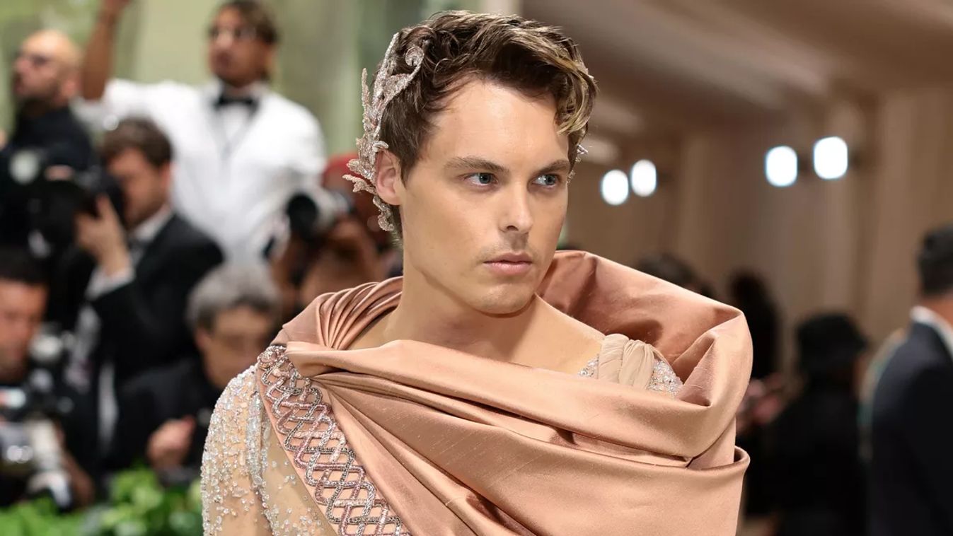 The 2024 Met Gala Celebrating "Sleeping Beauties: Reawakening Fashion" - Arrivals