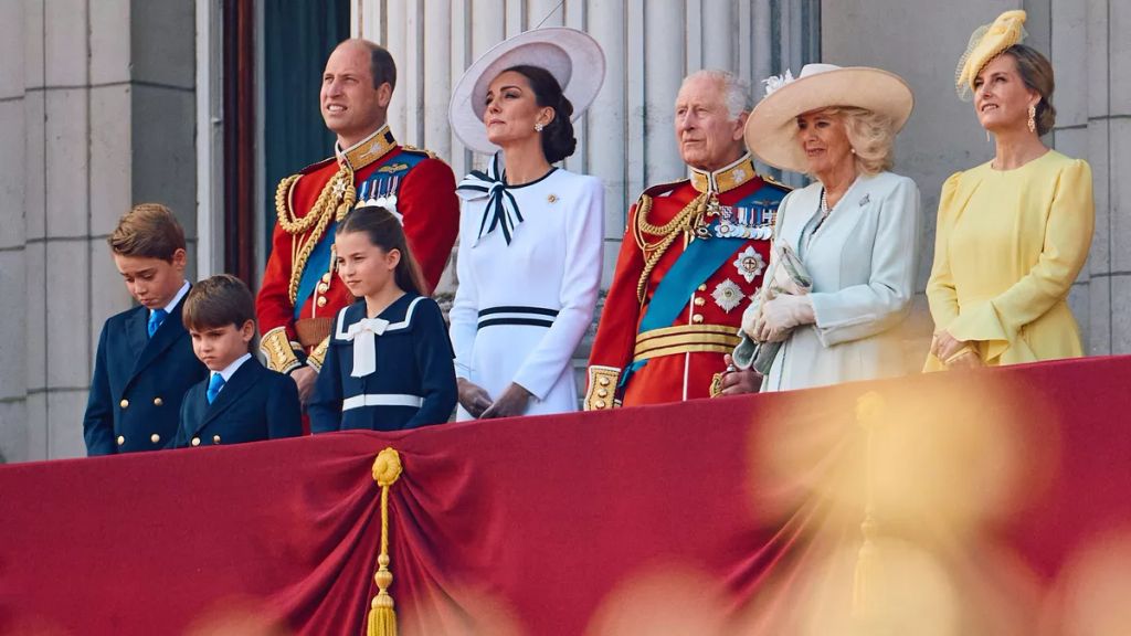 Lajos herceg legaranyosabb pillanatai a Trooping the Colour parádén, Károly király születésnapi ünnepségén