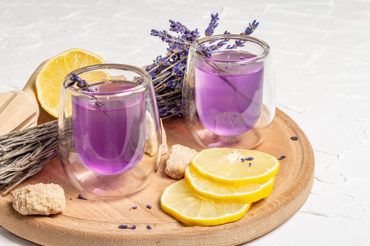 Lemonade,With,Lemons,And,Lavender.,A,Refreshing,Low,Alcoholic,Drink