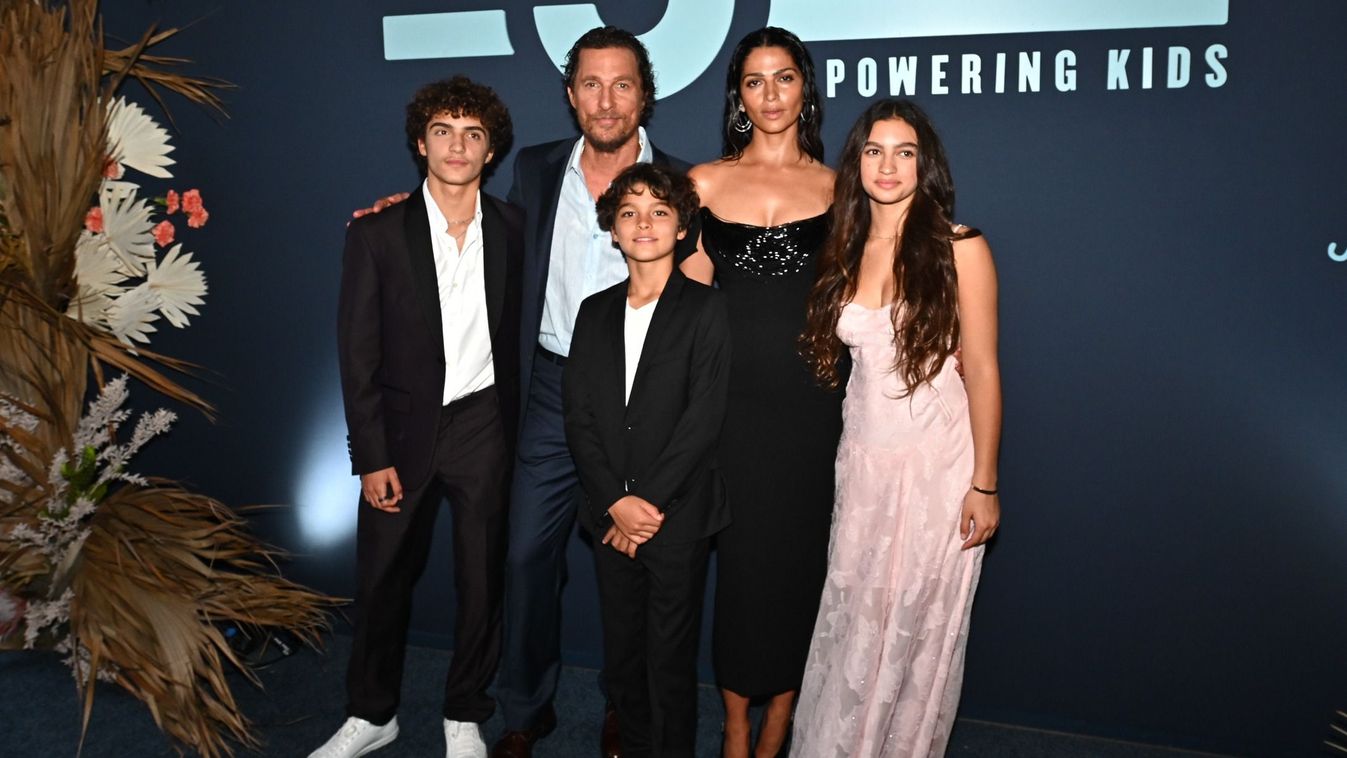 Matthew McConaughey, felesége, Camila Alves és gyerekeik