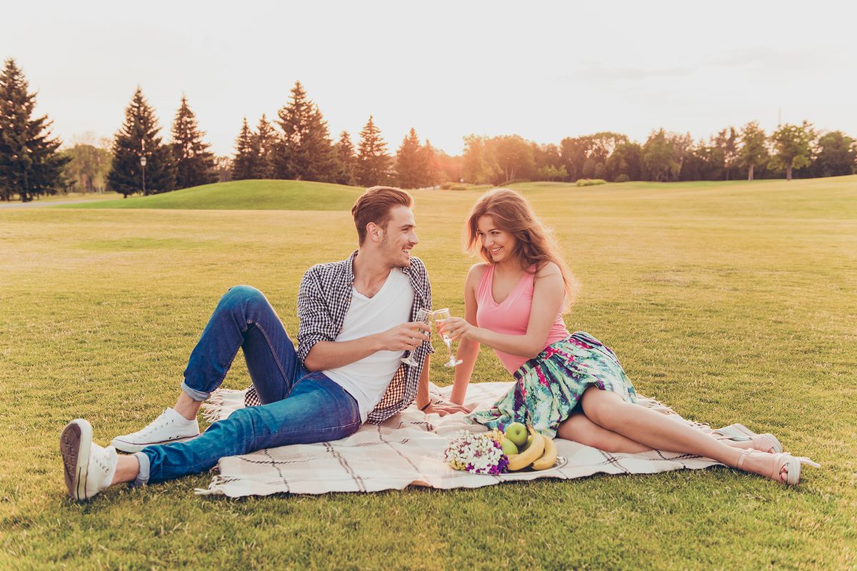 Cheers!,Young,Man,And,Woman,At,Picnic, randi, baki