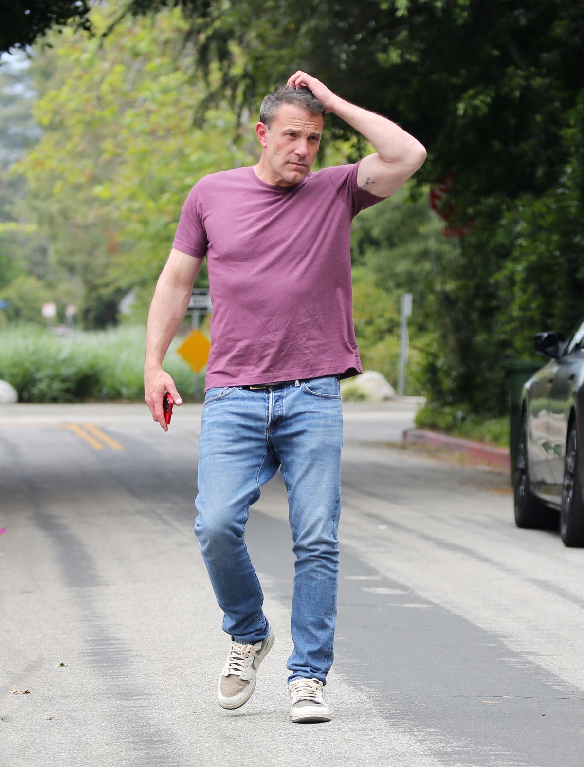 Ben Affleck is Spotted Visiting Jennifer Garner's House in Brentwood in Los Angeles.