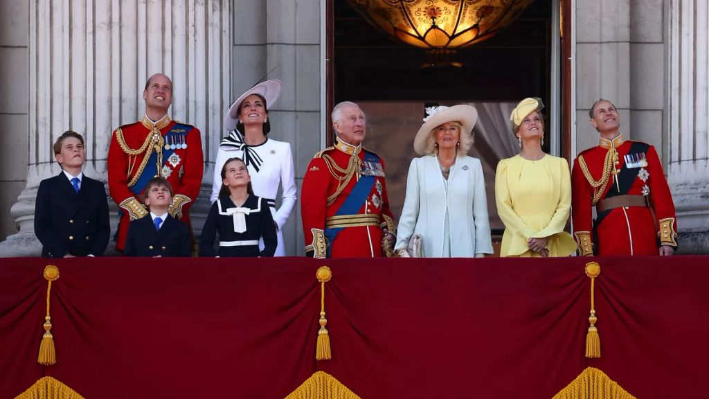 Lajos herceg legaranyosabb pillanatai a Trooping the Colour parádén, Károly király születésnapi ünnepségén