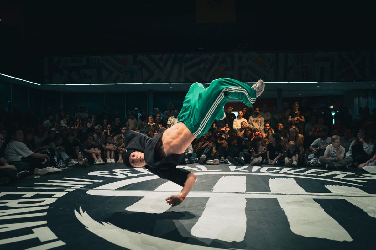 FRANCE - SERIAL KICKERZ - BREAKDANCE COMPETITION