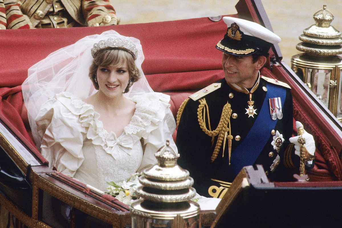 Diana hercegné és Károly kapcsolata már a házasságkötéskor is több sebből vérzett