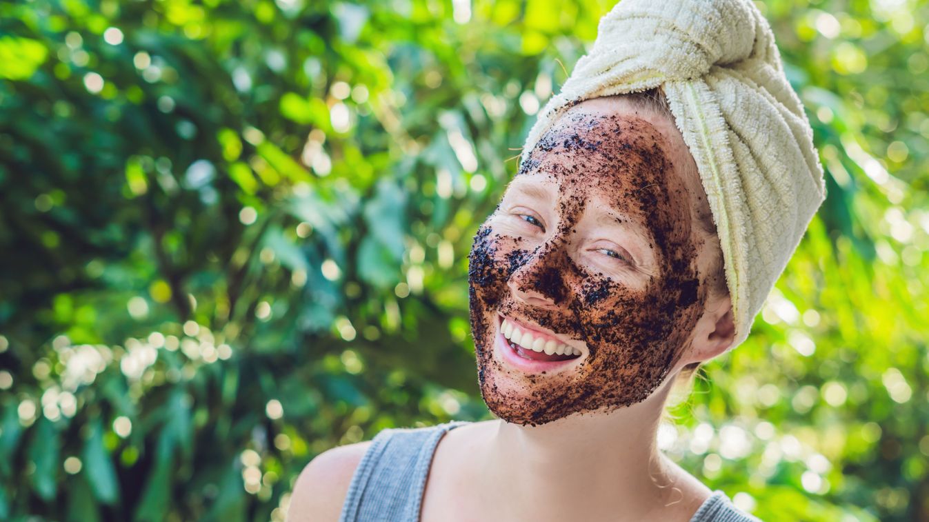 Face,Skin,Scrub.,Portrait,Of,Sexy,Smiling,Female,Model,Applying