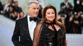 Pierce Brosnan 23 éve imádja a feleségét: szerelmes poszttal köszöntötte - FOTÓ