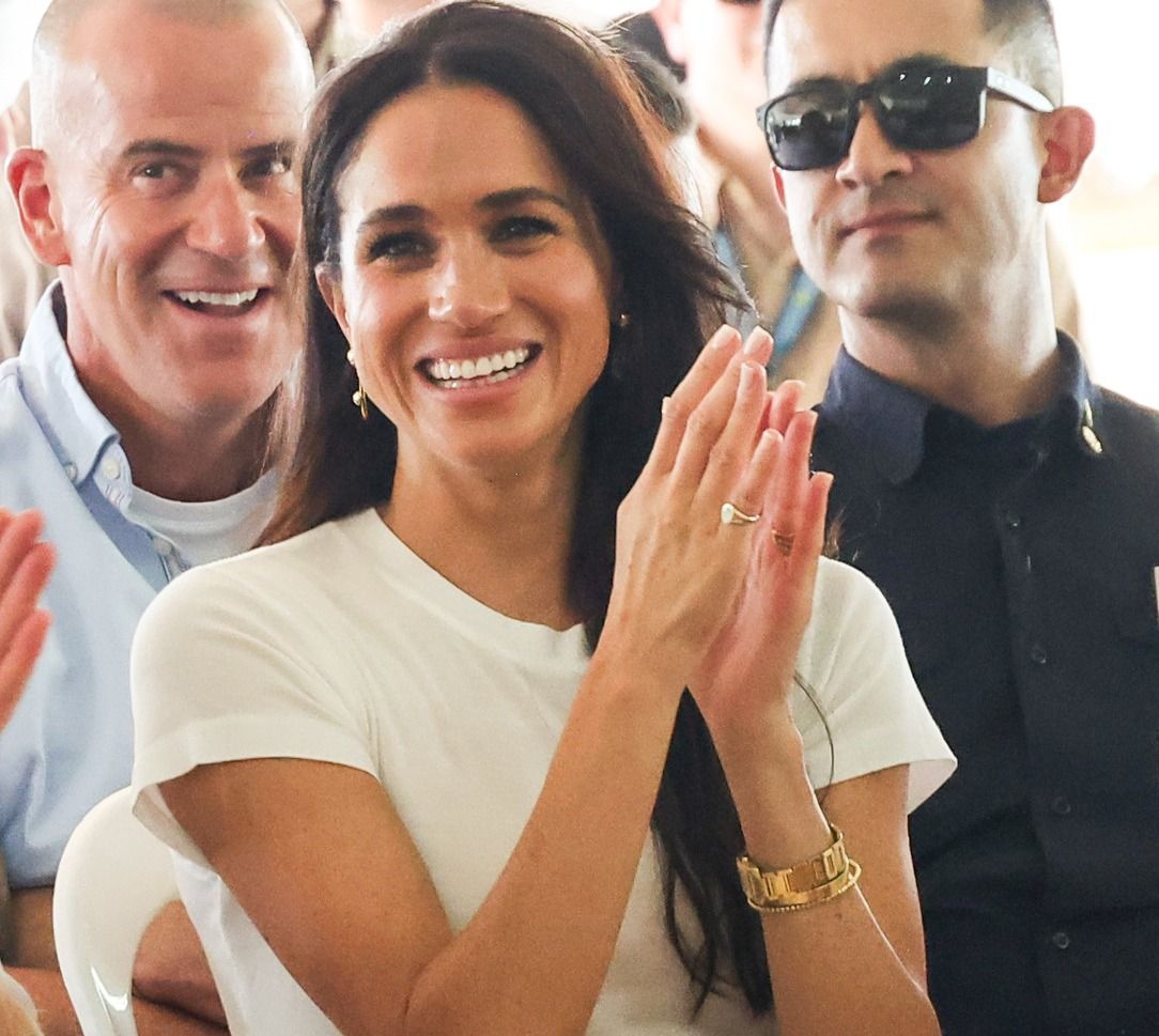 Meghan Markle és Harry herceg Kolumbiában: karkötője, a Love Bracelet, Cartier (7050 font, vagyis körülbelül 3 millió forint)