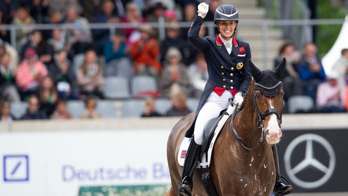 Charlotte Dujardin, lovassportok, botrány, állatkínzás