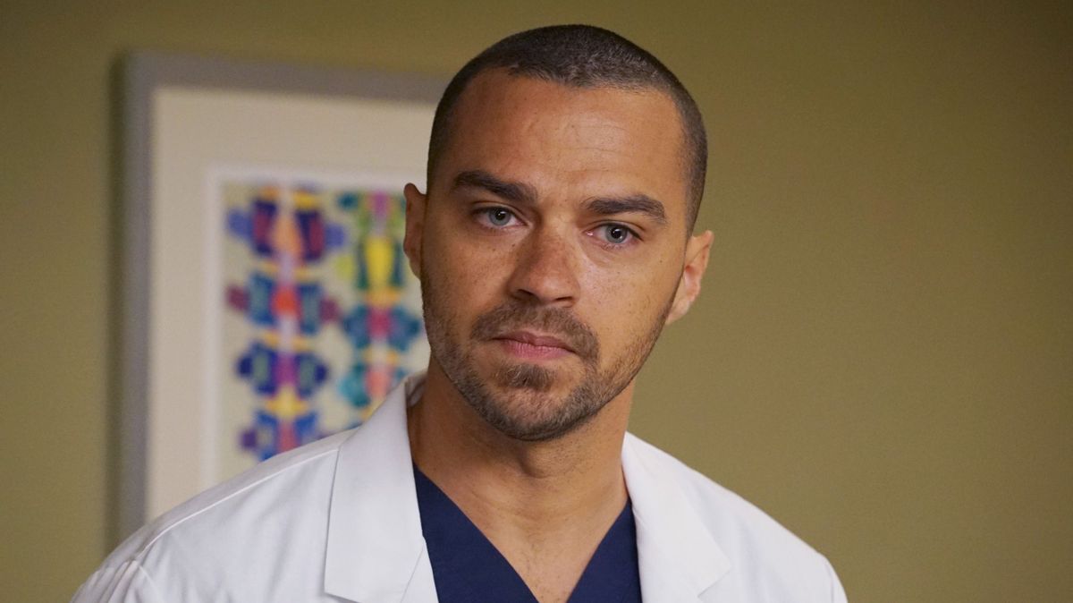 Jesse Williams, pucér, meztelenkedés