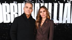 Robbie Williams és felesége 14 év házasság után megújították a fogadalmukat