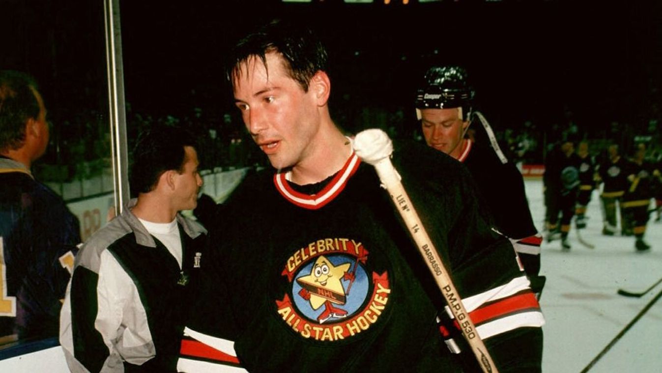 KEANU REEVES PLAYING ICE HOCKEY