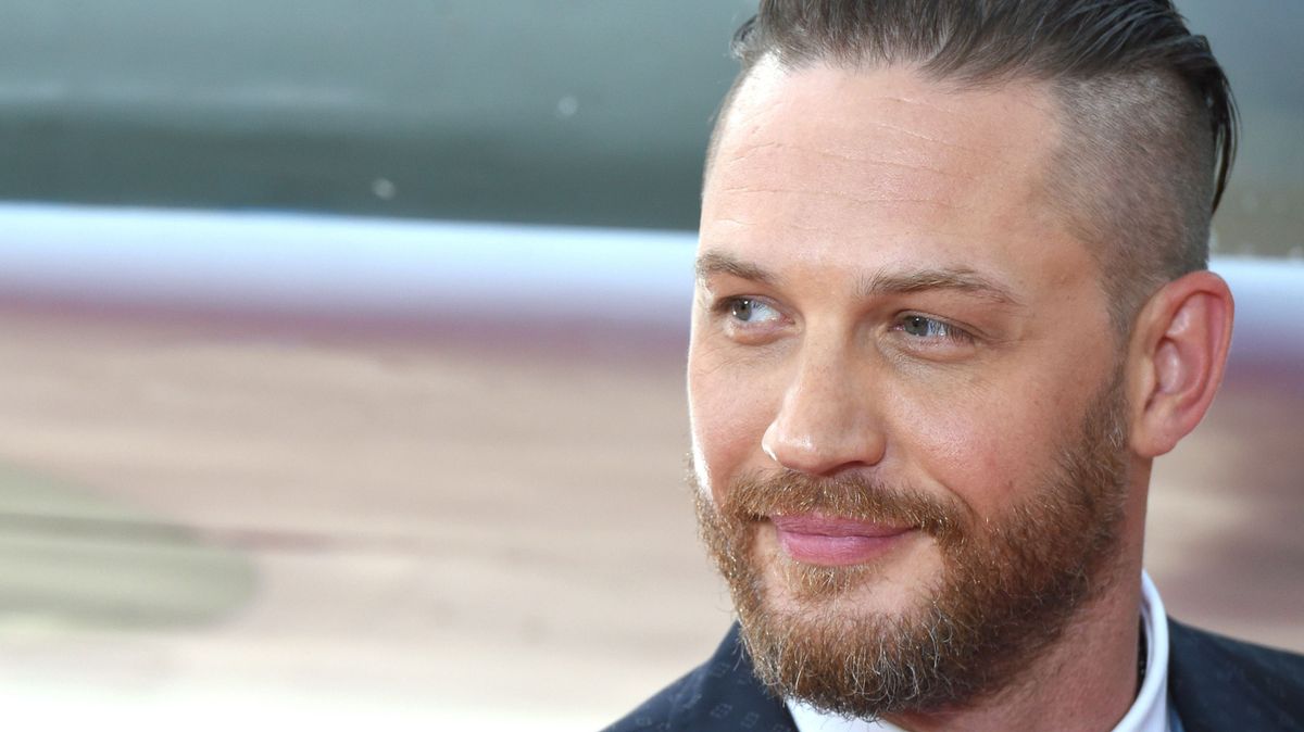 Tom Hardy, pucér, meztelenkedés