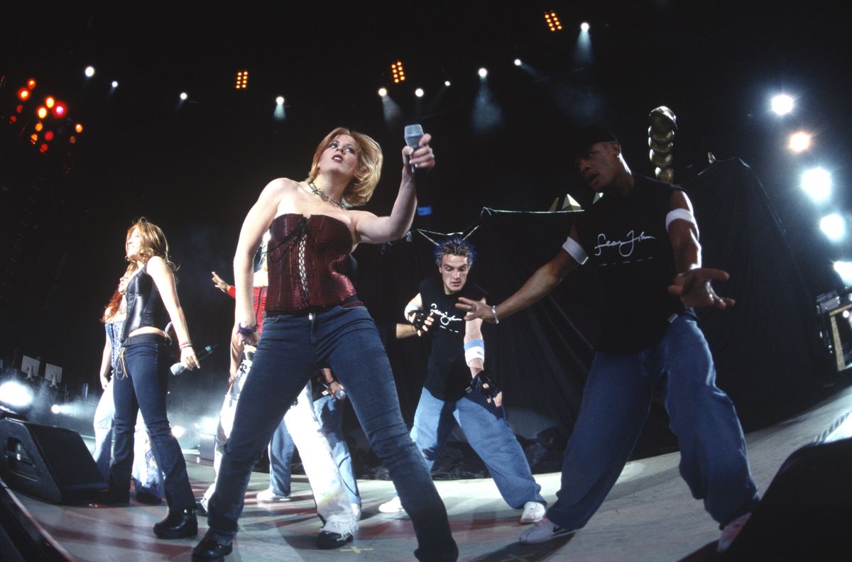 MTV TRL Tour 2001 - Concord CA, Melissa Schuman