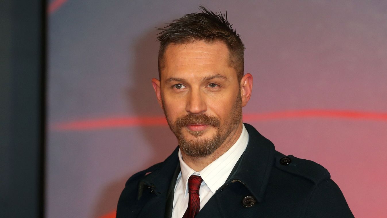 Tom Hardy, pucér, meztelenkedés