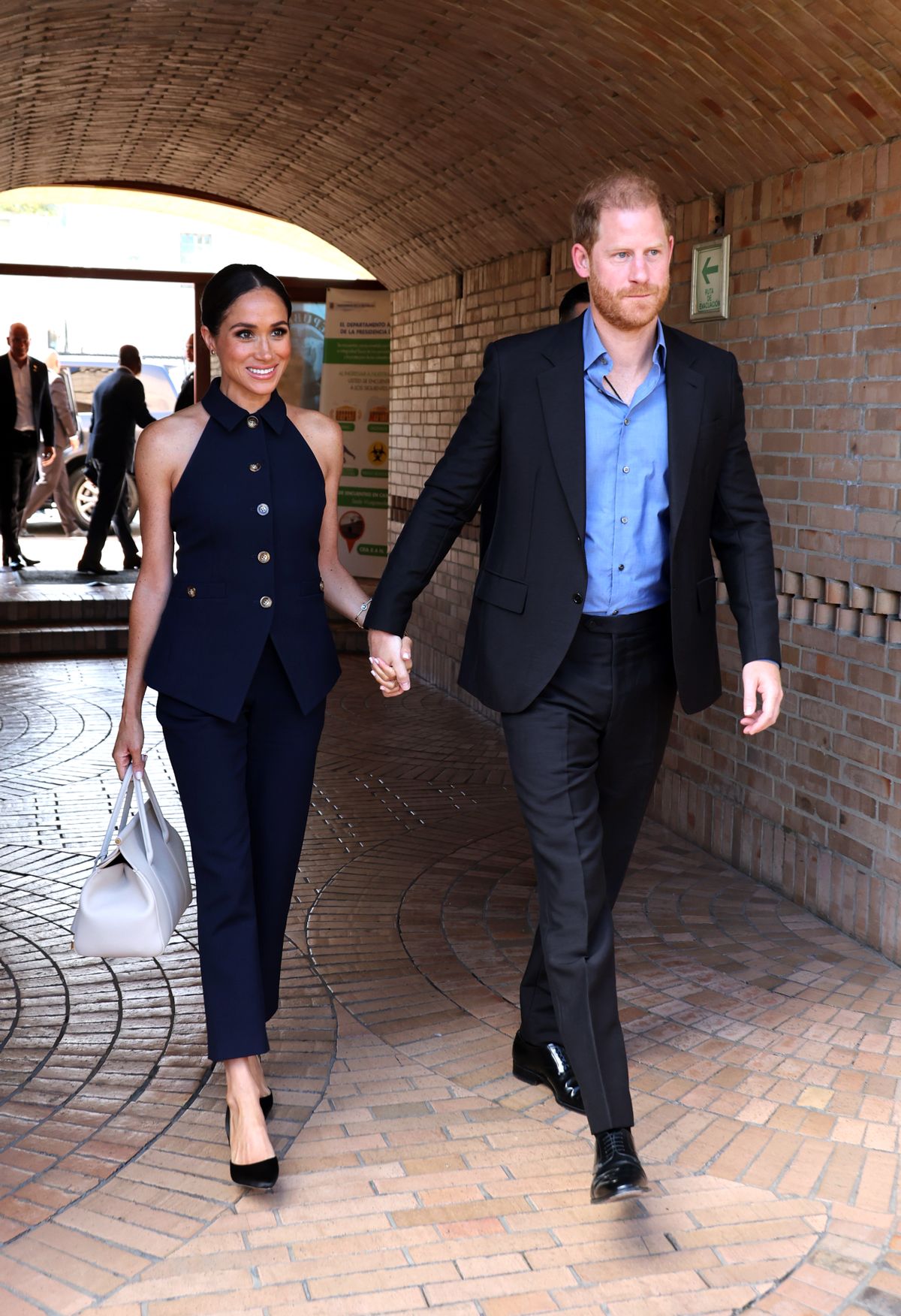 Harry herceg és Meghan Markle Kolumbiában: a hercegné mellénye Veronica Beard, Orlinda Vest (598 font,  265 ezer forint)