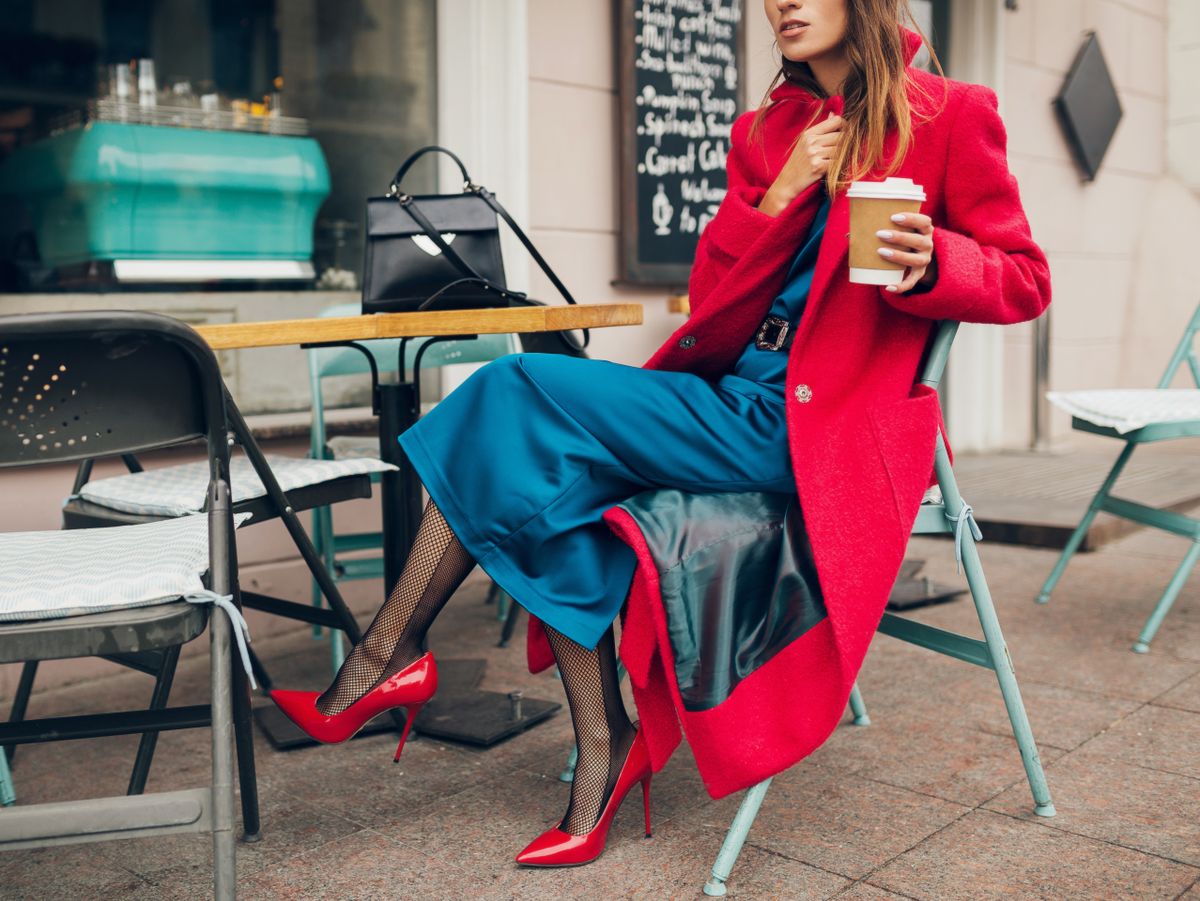 Fashion,Details,Of,Accessories,Of,Stylish,Woman,Sitting,In,City