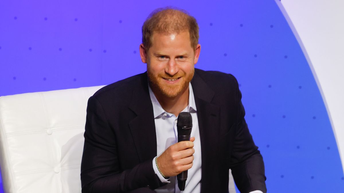 Prince Harry and Meghan Markle visit Colombia