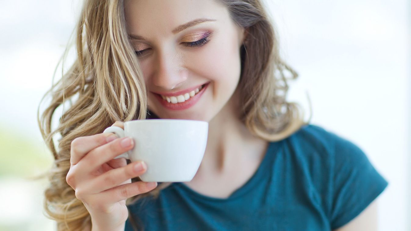 Woman,Drinking,Coffee