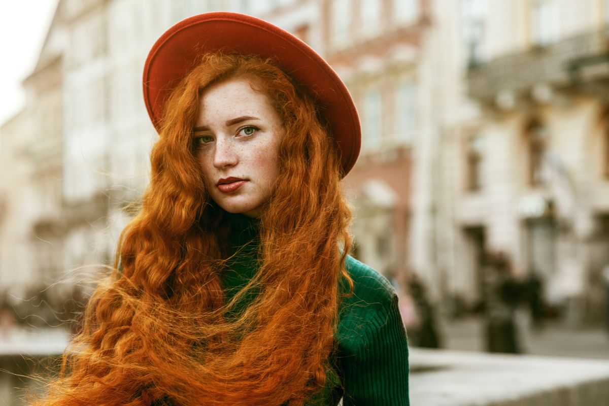 Close,Up,Portrait,Of,Young,Beautiful,Fashionable,Redhead,Woman,With