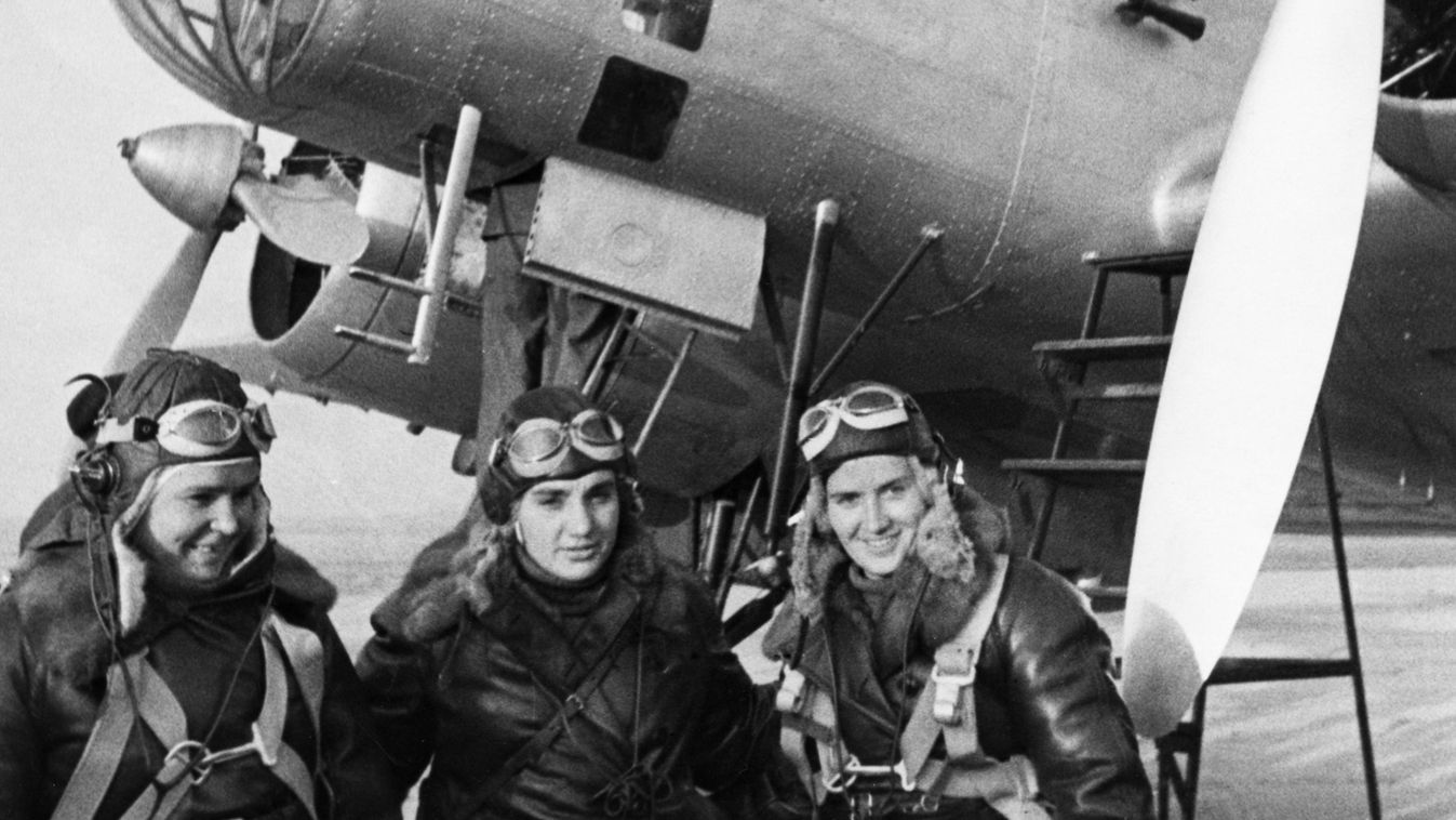 Order-bearers captain polina osipenko (co-pilot and commander of the plane), deputy to the supreme soviet of the ussr valentina grizodubova (navigator), and senior lieutenant marina raskova right before their historic flight, they set a world record 